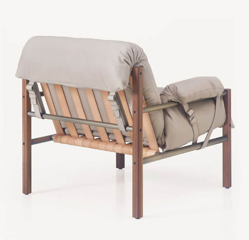 SLING CLUB CHAIR AND OTTOMAN par BassamFellows