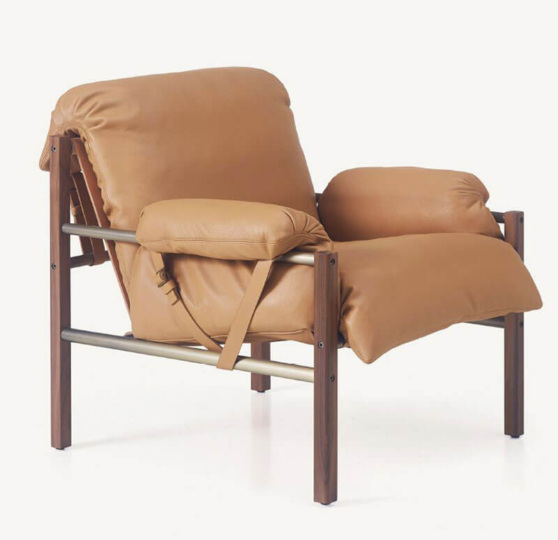 SLING CLUB CHAIR AND OTTOMAN par BassamFellows