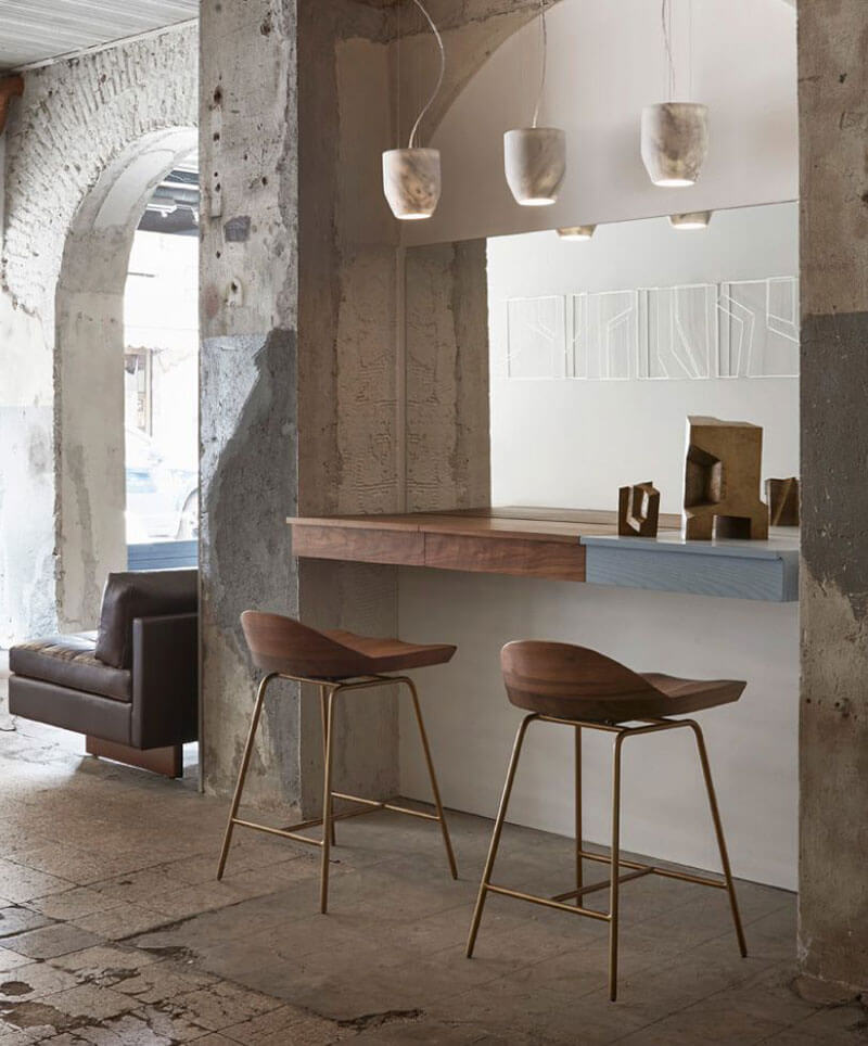 SPINDLE LOW BACK COUNTER par BassamFellows