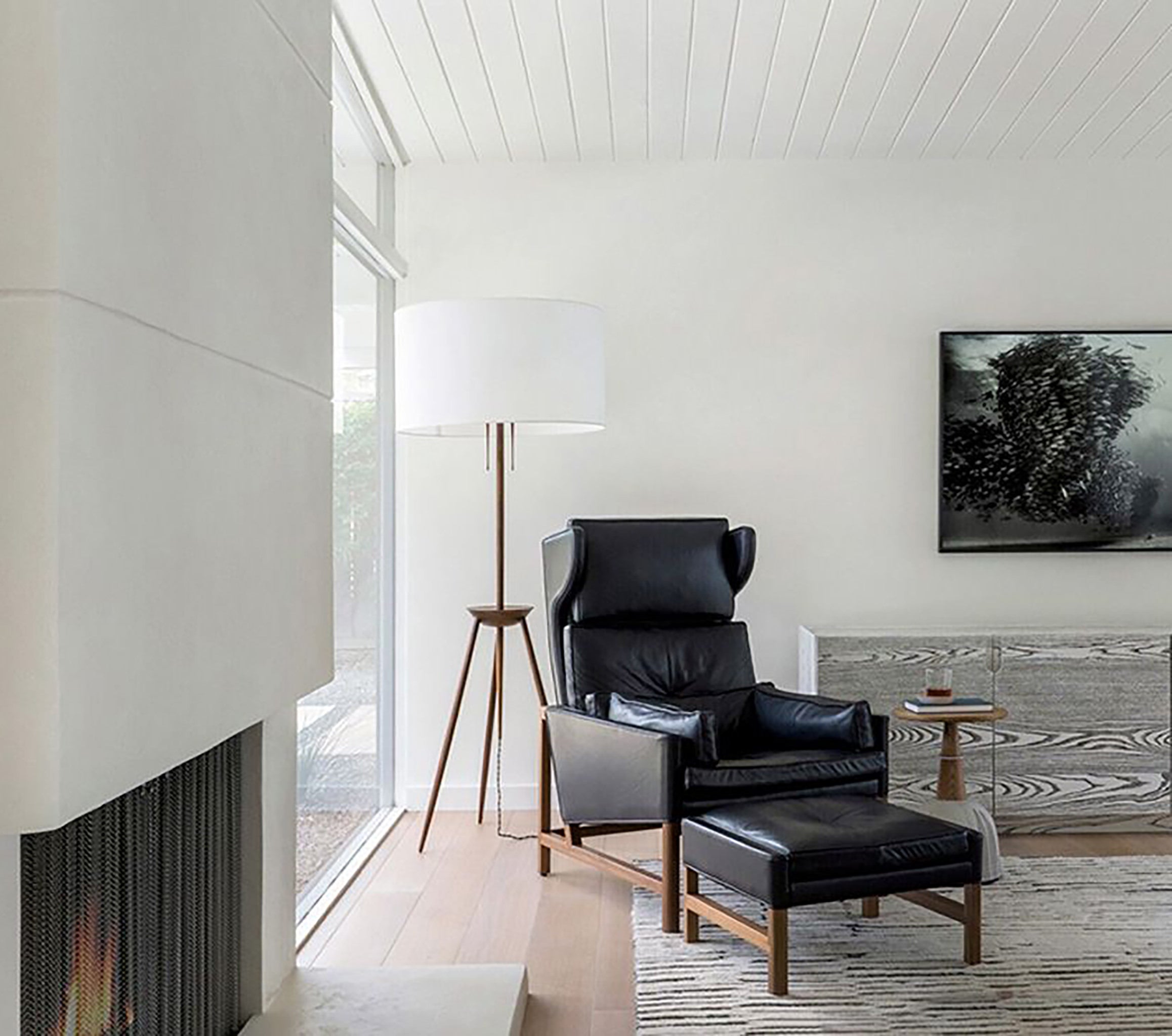 WOOD FRAME LOUNGE CHAIRS par BassamFellows
