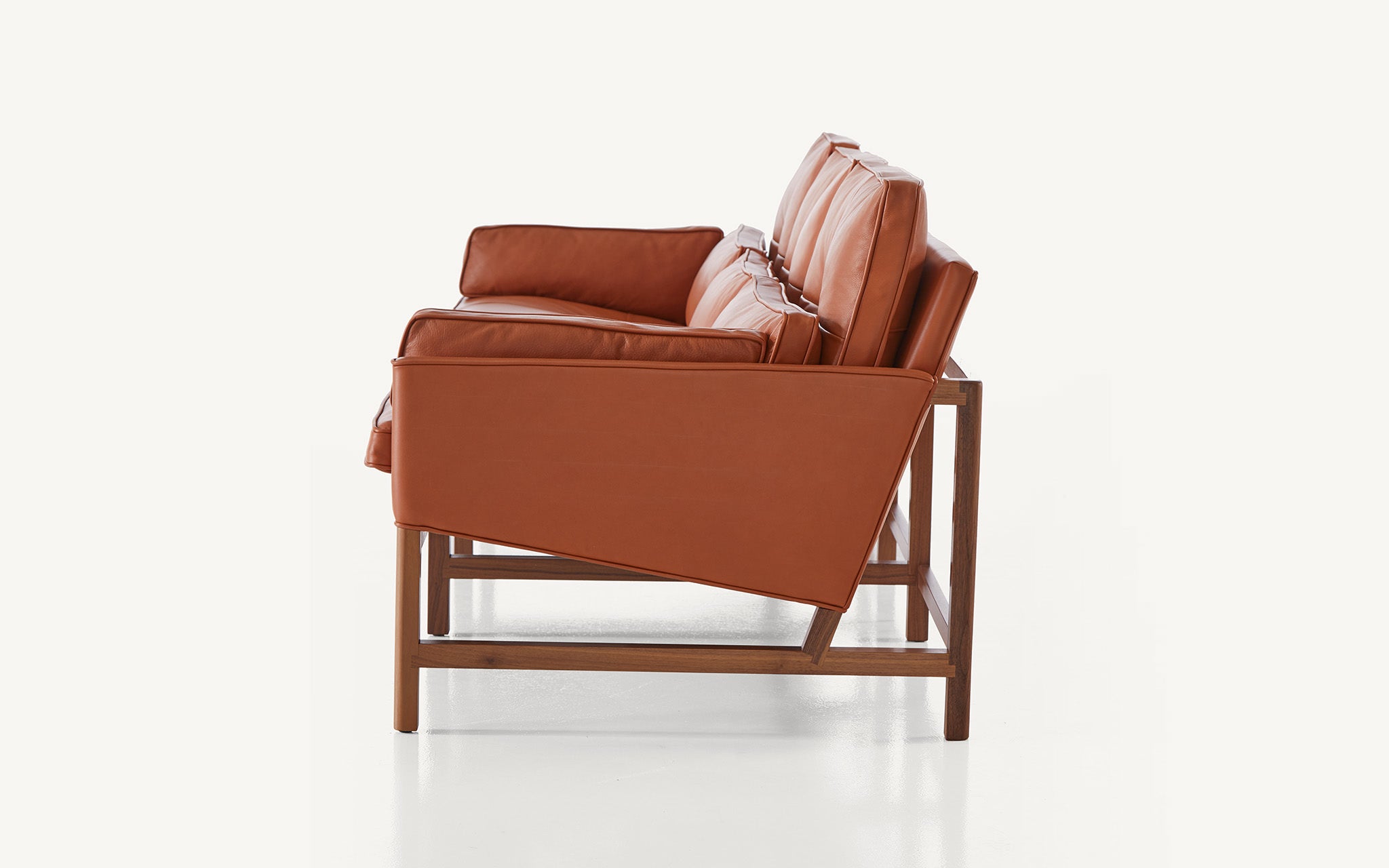 WOOD FRAME SOFAS par BassamFellows