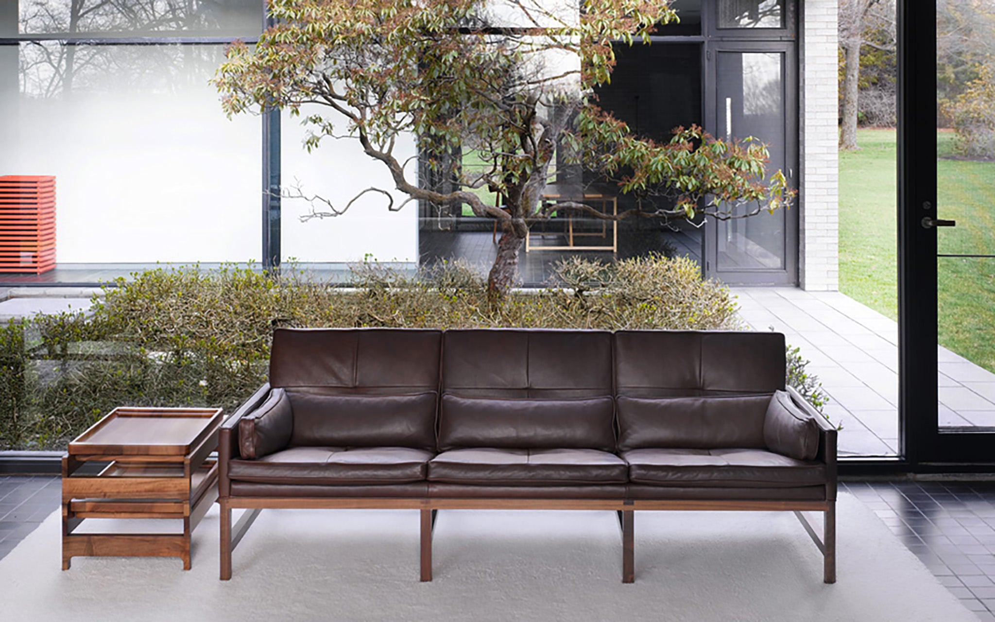 WOOD FRAME SOFAS par BassamFellows