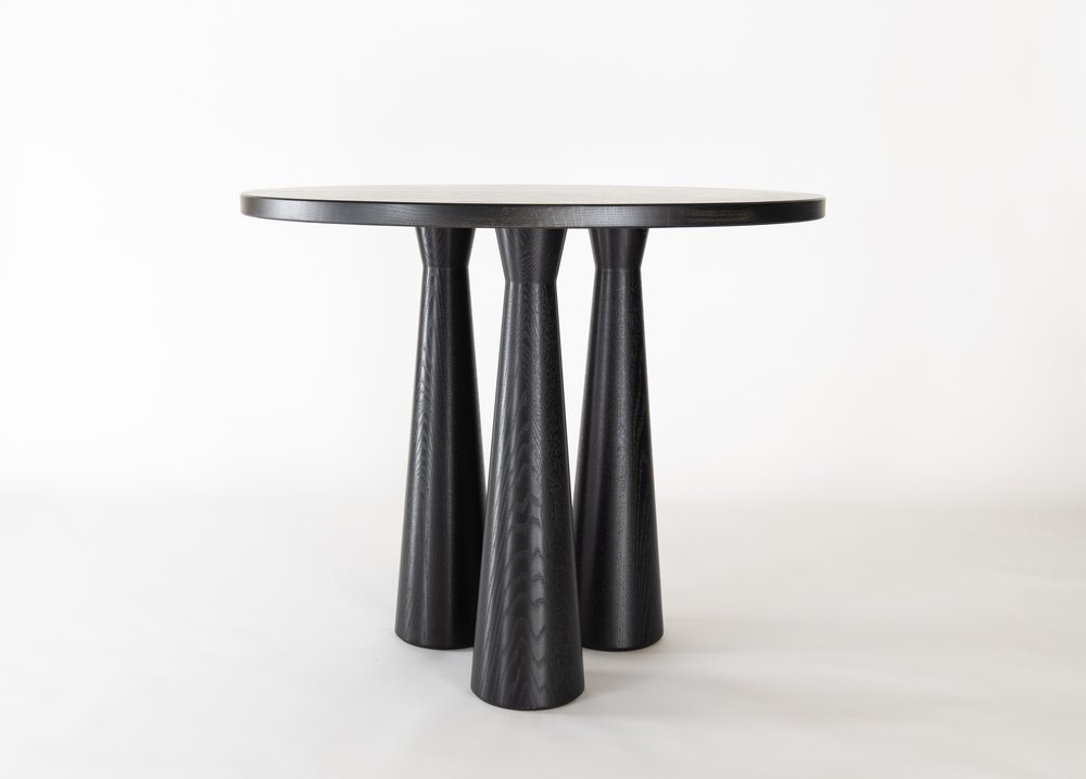PILLAR DINING TABLE par Ben & Aja Blanc