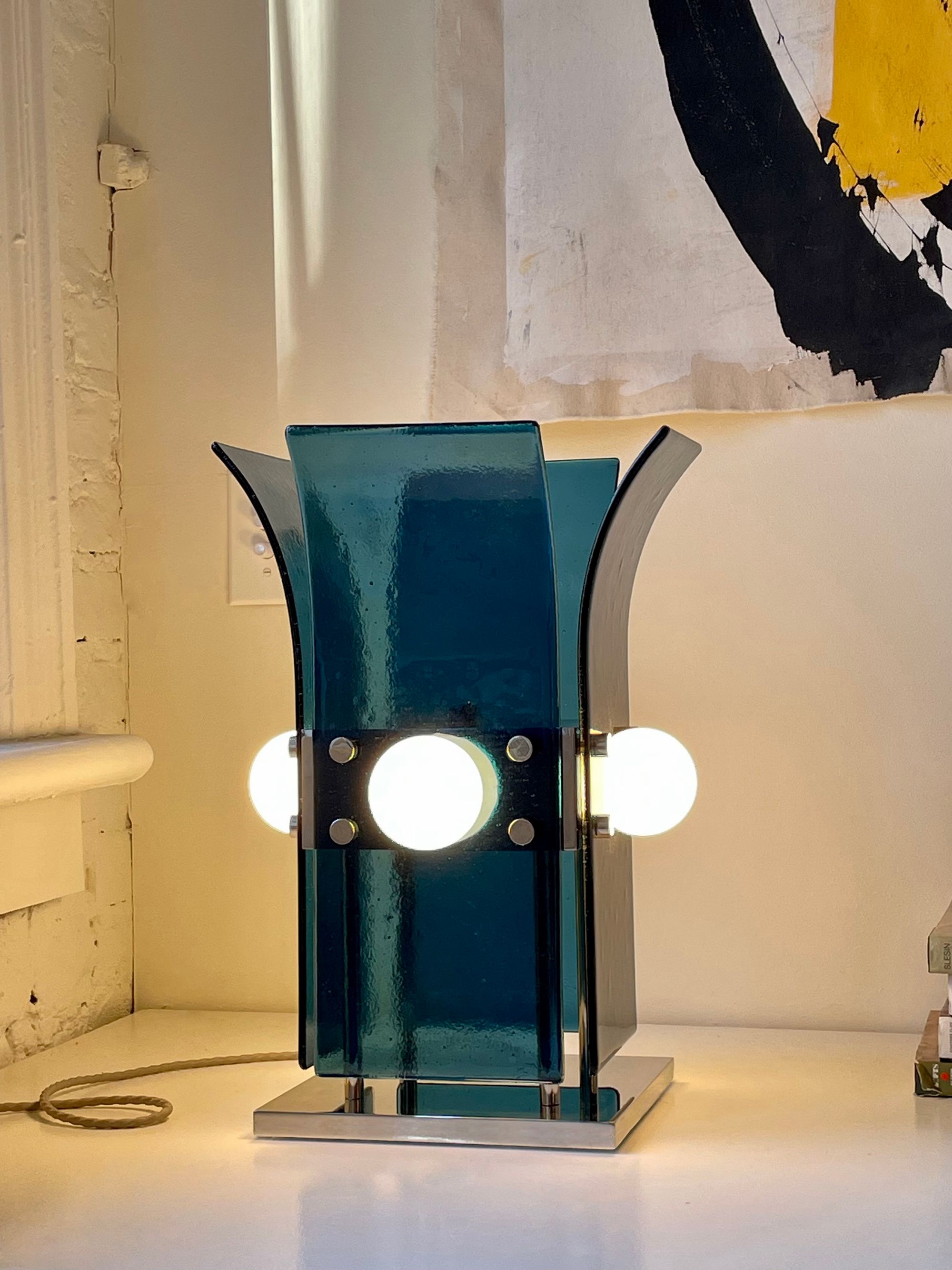 PALM TABLE LAMP par Blue Green Works