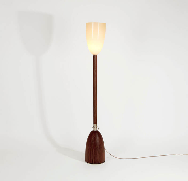 TROPHY FLOOR LAMP par Blue Green Works