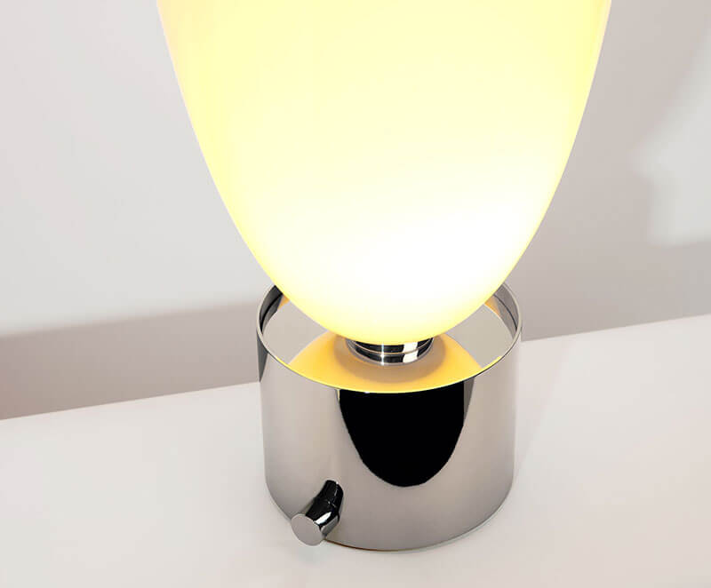 TROPHY TABLE LAMP par Blue Green Works