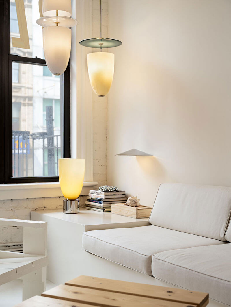 TROPHY TABLE LAMP par Blue Green Works