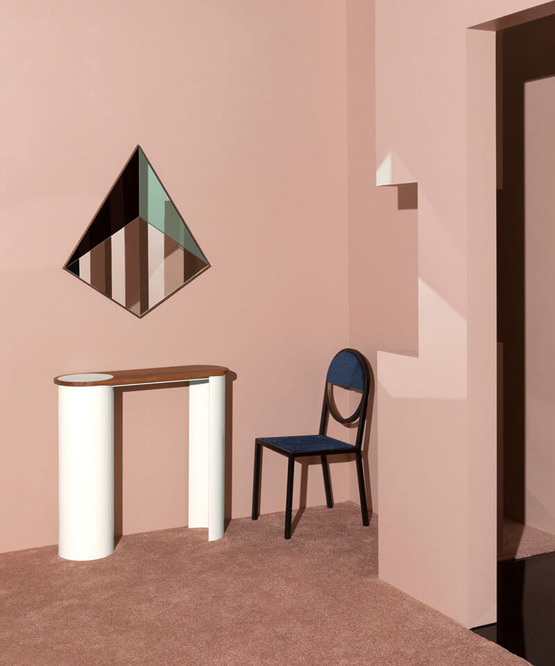 PYRAMID MIRROR par Bower