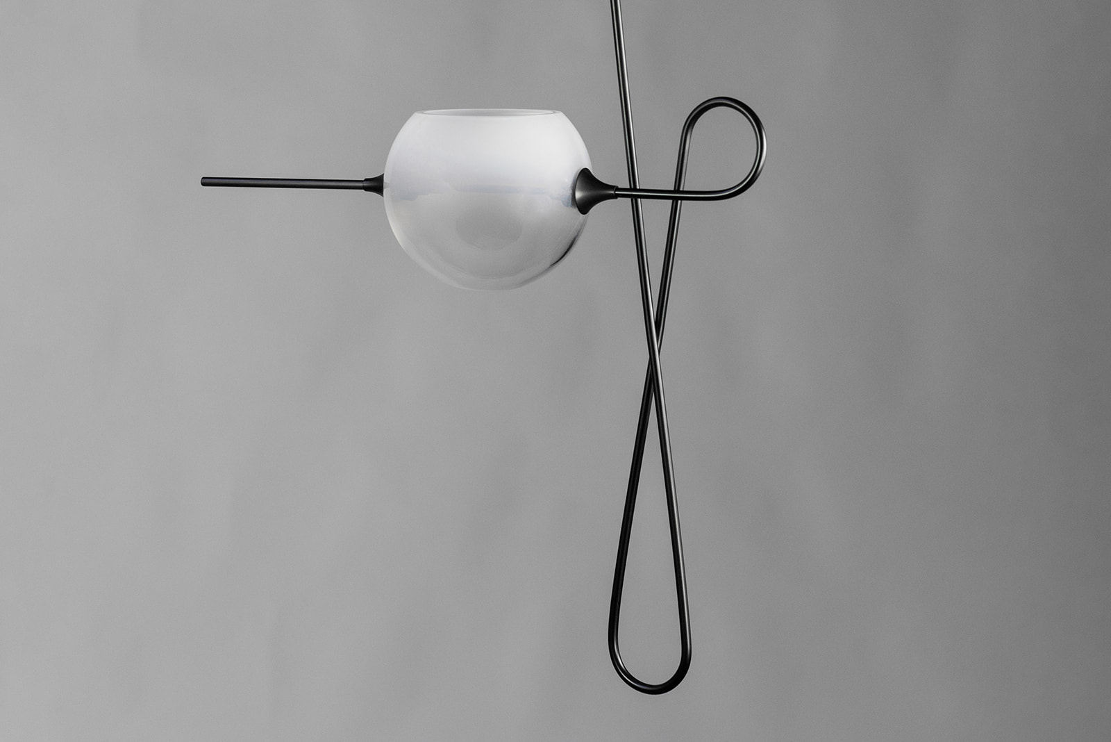 WHIPLASH PENDANT No. 460 par David Weeks