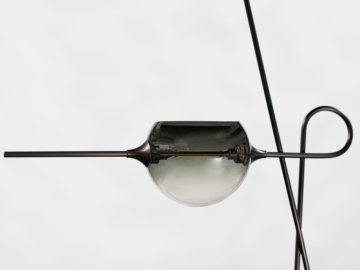 WHIPLASH PENDANT No. 460 par David Weeks