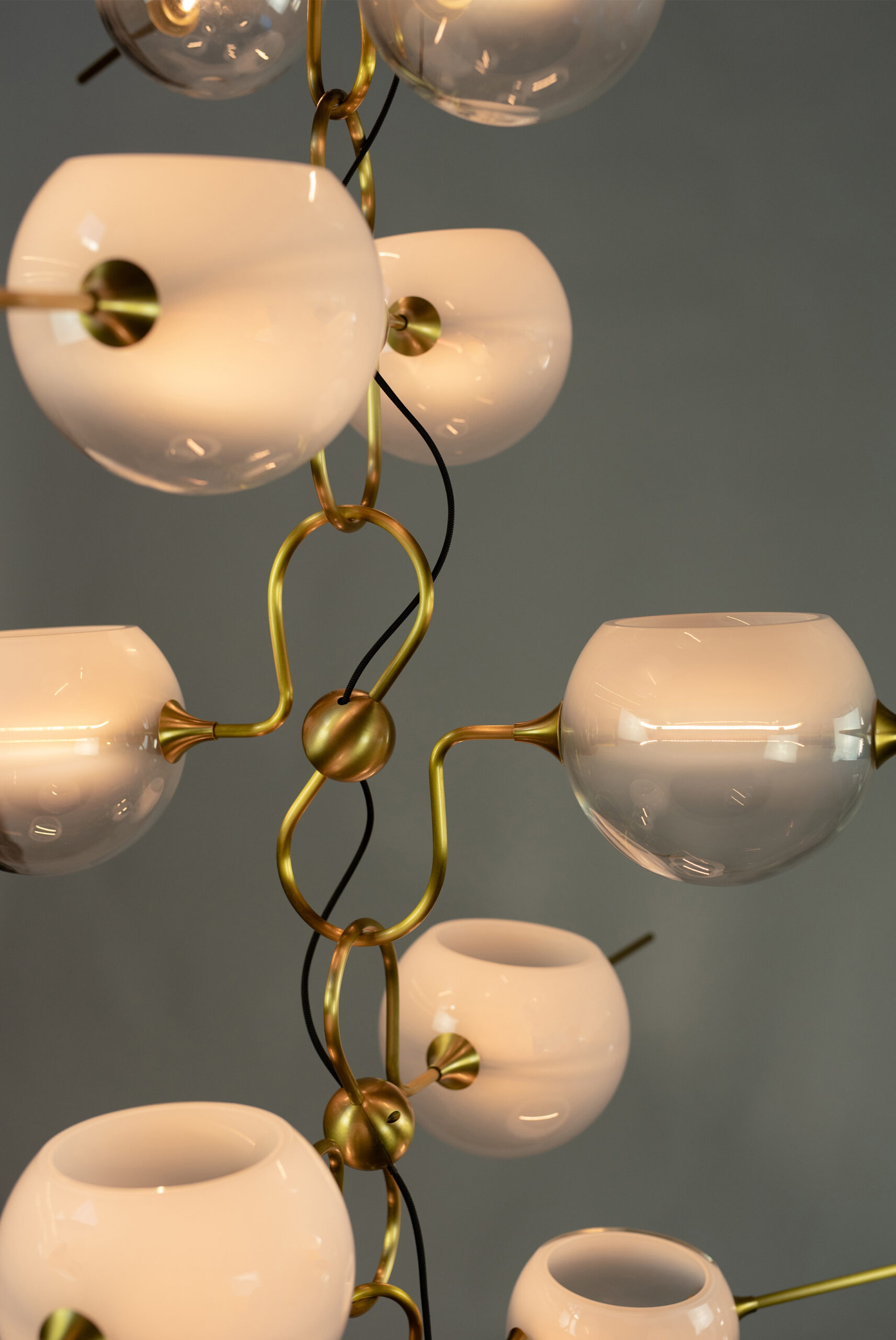 WHIPLASH TIERED PENDANT No. 461 par David Weeks