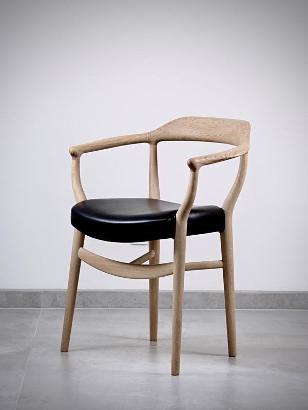 44 Chair par Finn juhl