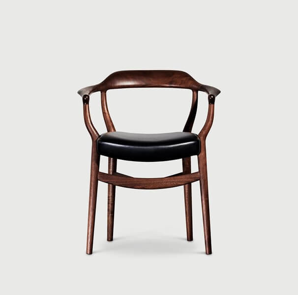 44 Chair par Finn juhl