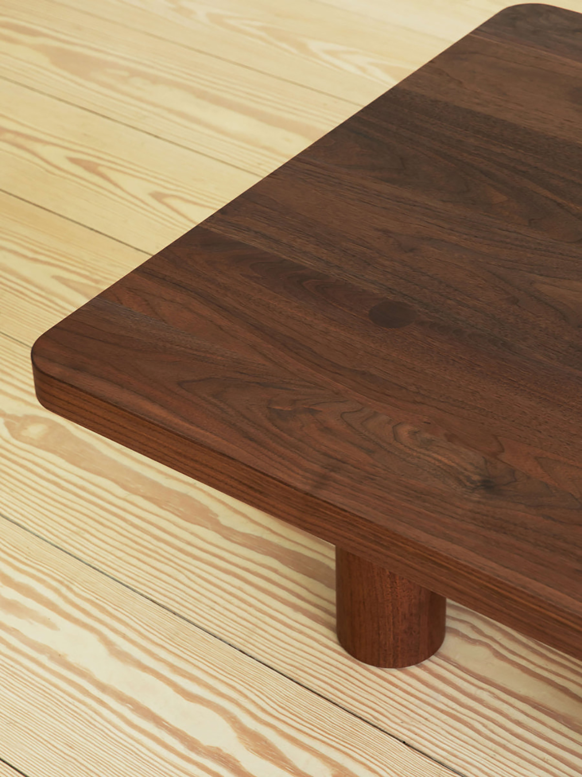 COLUMN COFFEE TABLE - SQUARE/RECTANGLE par Fort Standard