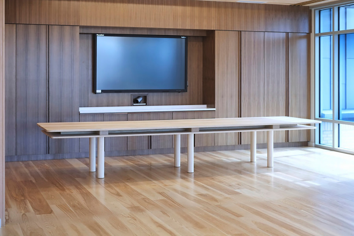 COLUMN CONFERENCE TABLE par Fort Standard