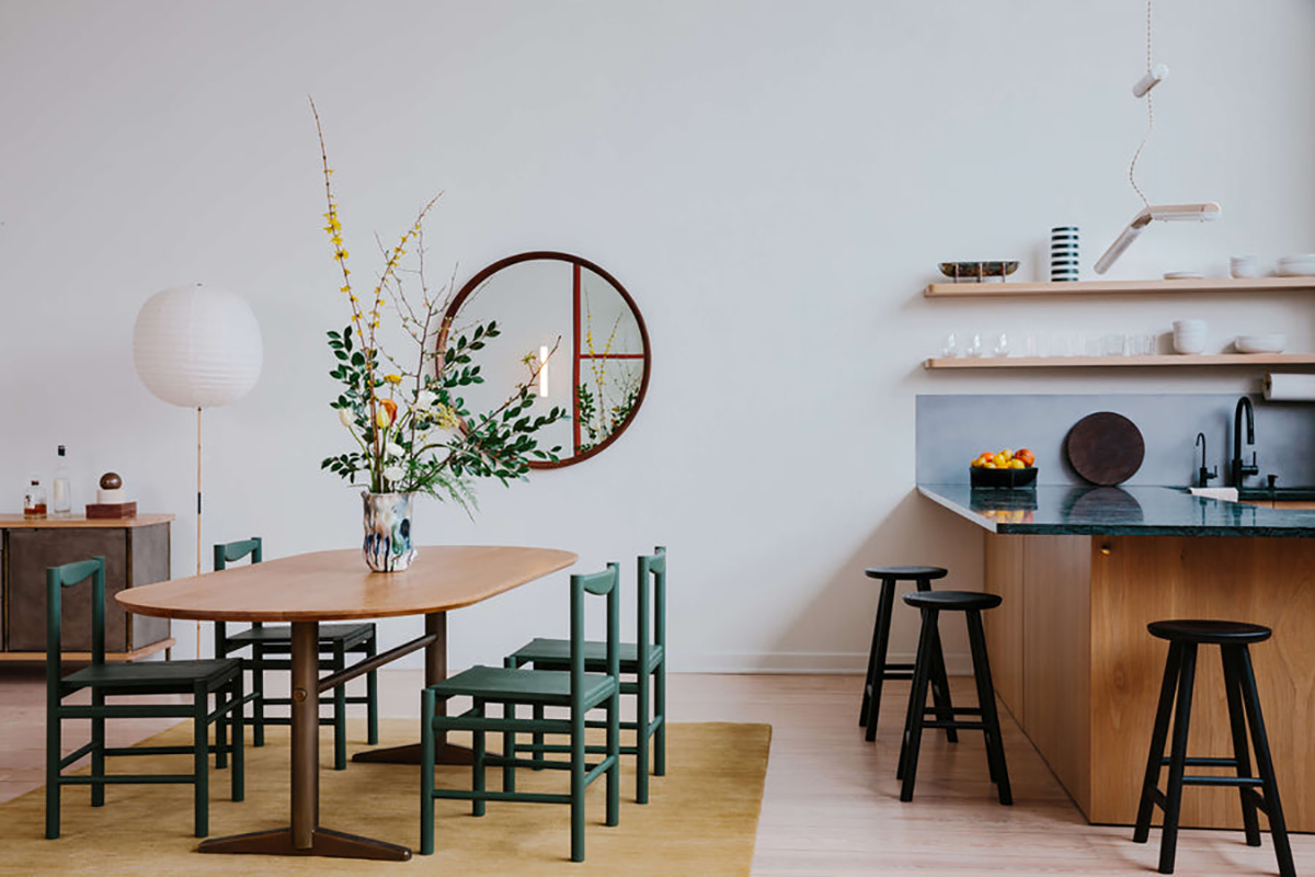 PILLAR DINING TABLE - RACETRACK par Fort Standard
