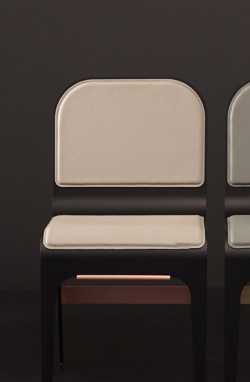 BARDOT CHAIR par Gabriel Scott