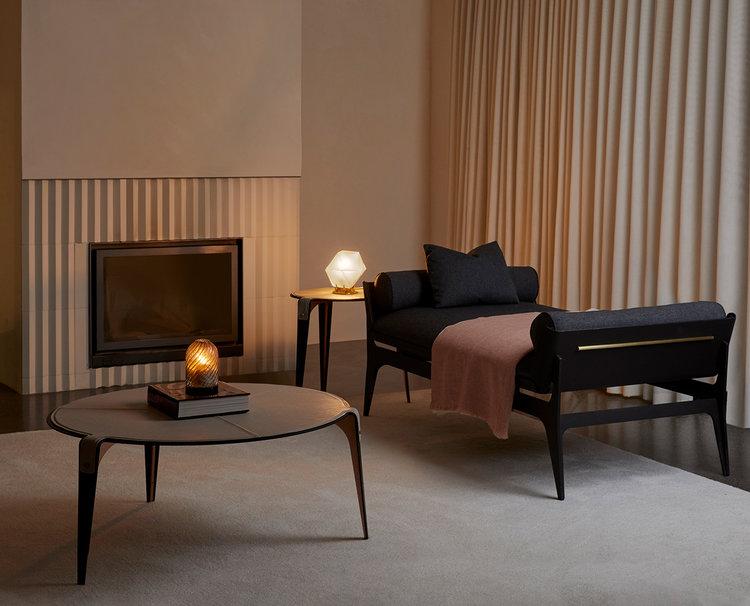 BARDOT SIDE TABLE par Gabriel Scott