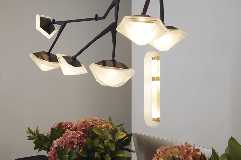 MYRIAD LONG CHANDELIER 9 par Gabriel Scott