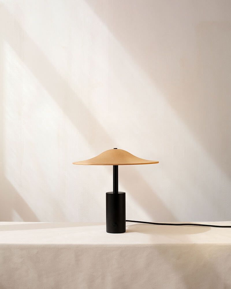ALIEN TABLE LAMP par IN COMMON WITH