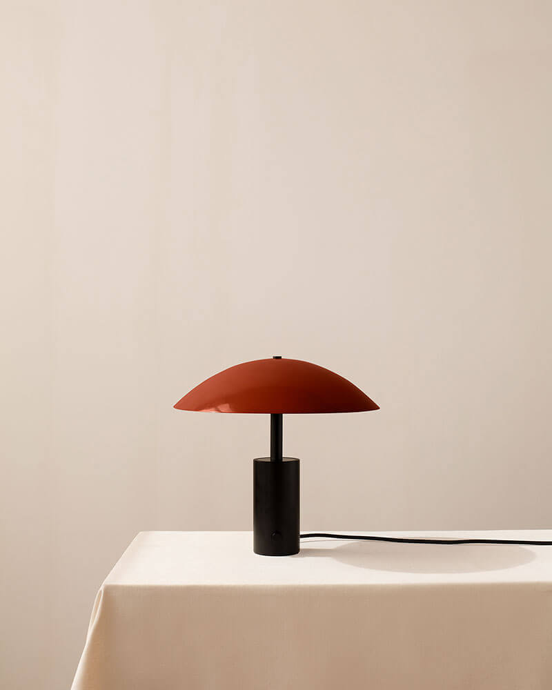 ARUNDEL LOW TABLE LAMP par IN COMMON WITH