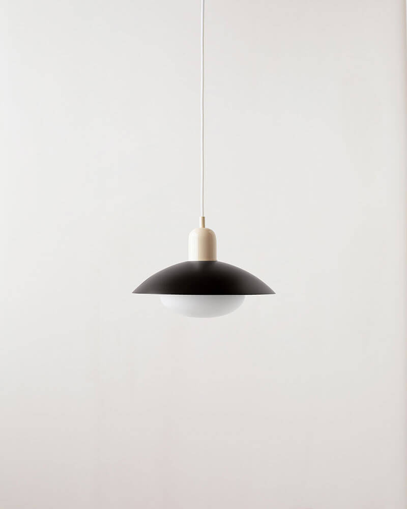 ARUNDEL MUSHROOM PENDANT par IN COMMON WITH