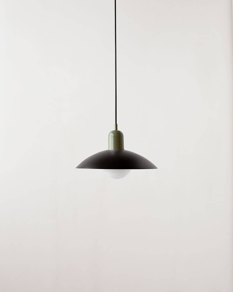 ARUNDEL ORB PENDANT par IN COMMON WITH
