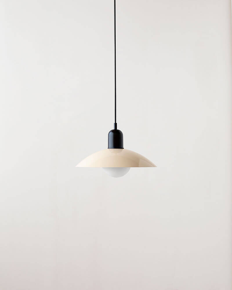 ARUNDEL ORB PENDANT par IN COMMON WITH