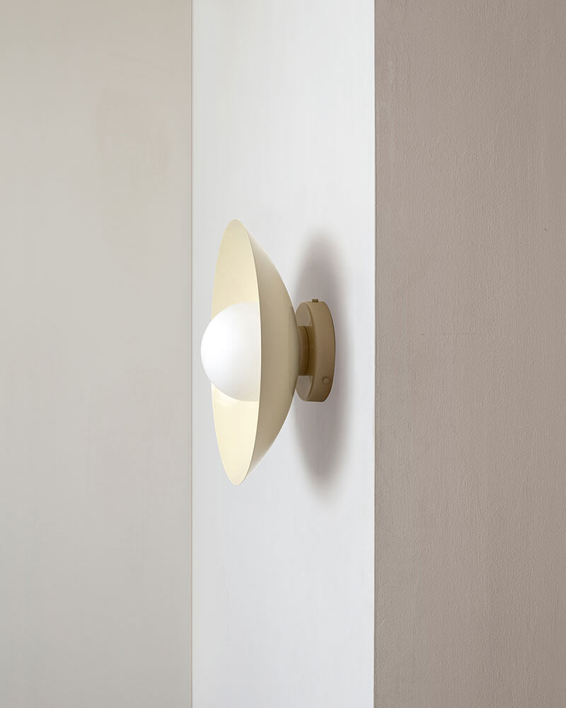 ARUNDEL ORB SURFACE MOUNT par IN COMMON WITH