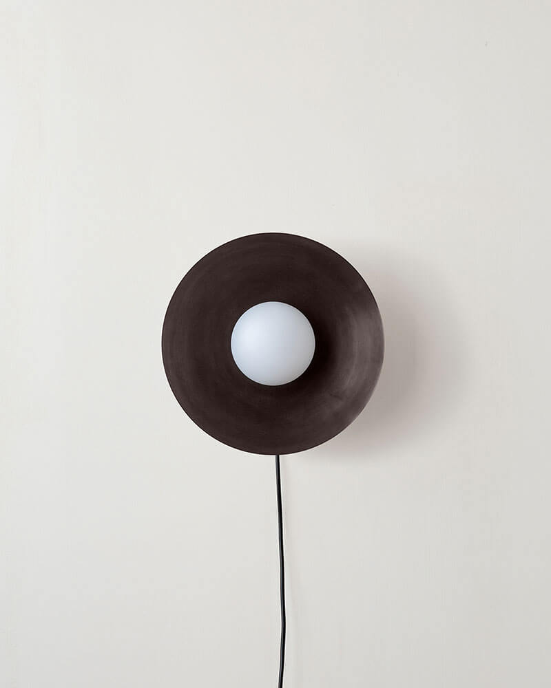 BRASS ARUNDEL ORB SURFACE MOUNT par IN COMMON WITH