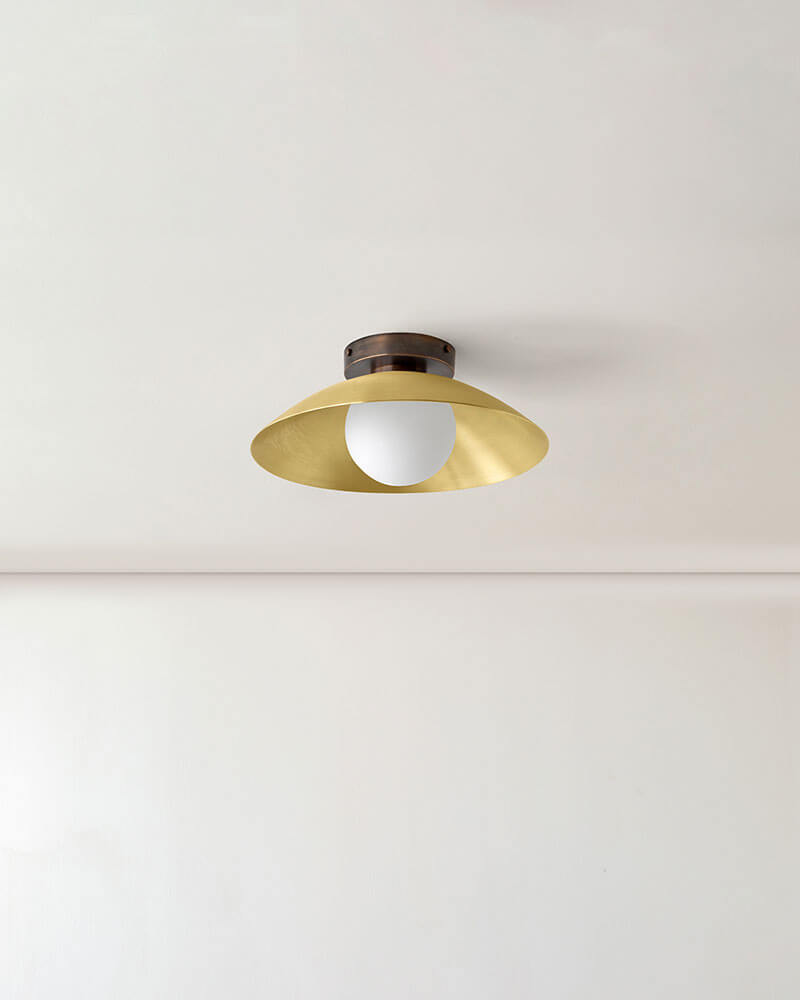 BRASS ARUNDEL ORB SURFACE MOUNT par IN COMMON WITH