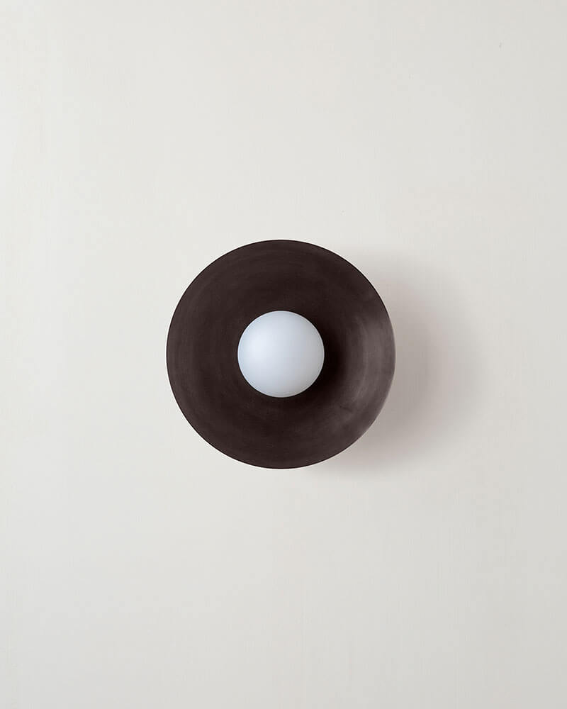 BRASS ARUNDEL ORB SURFACE MOUNT par IN COMMON WITH