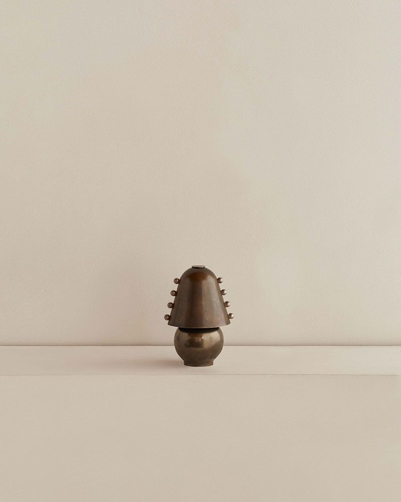 BRASS GEMMA TABLE LAMP, SMALL par IN COMMON WITH