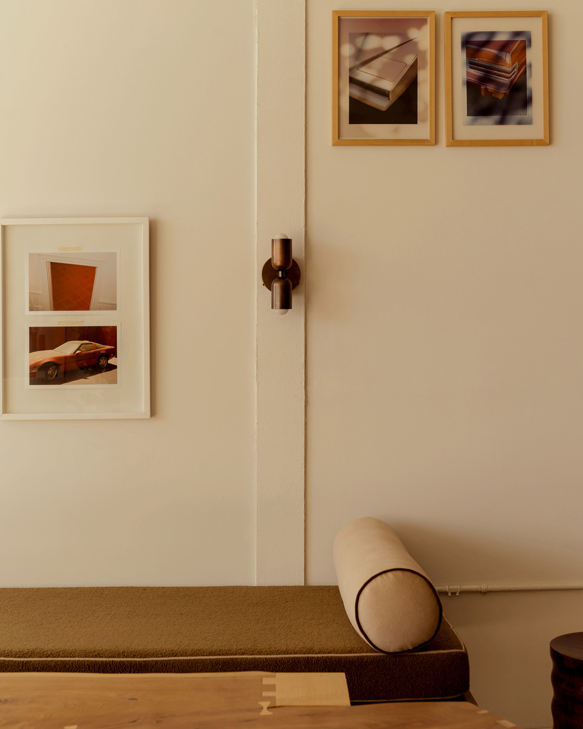 BRASS UP DOWN SCONCE par IN COMMON WITH