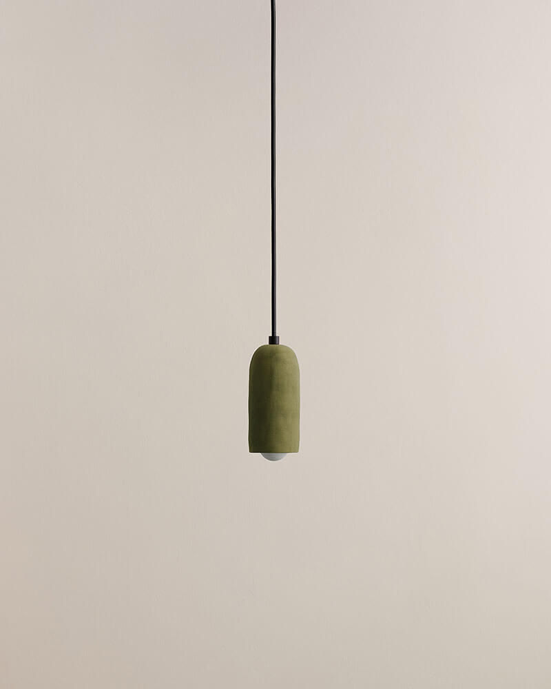 CERAMIC SPOT PENDANT par IN COMMON WITH