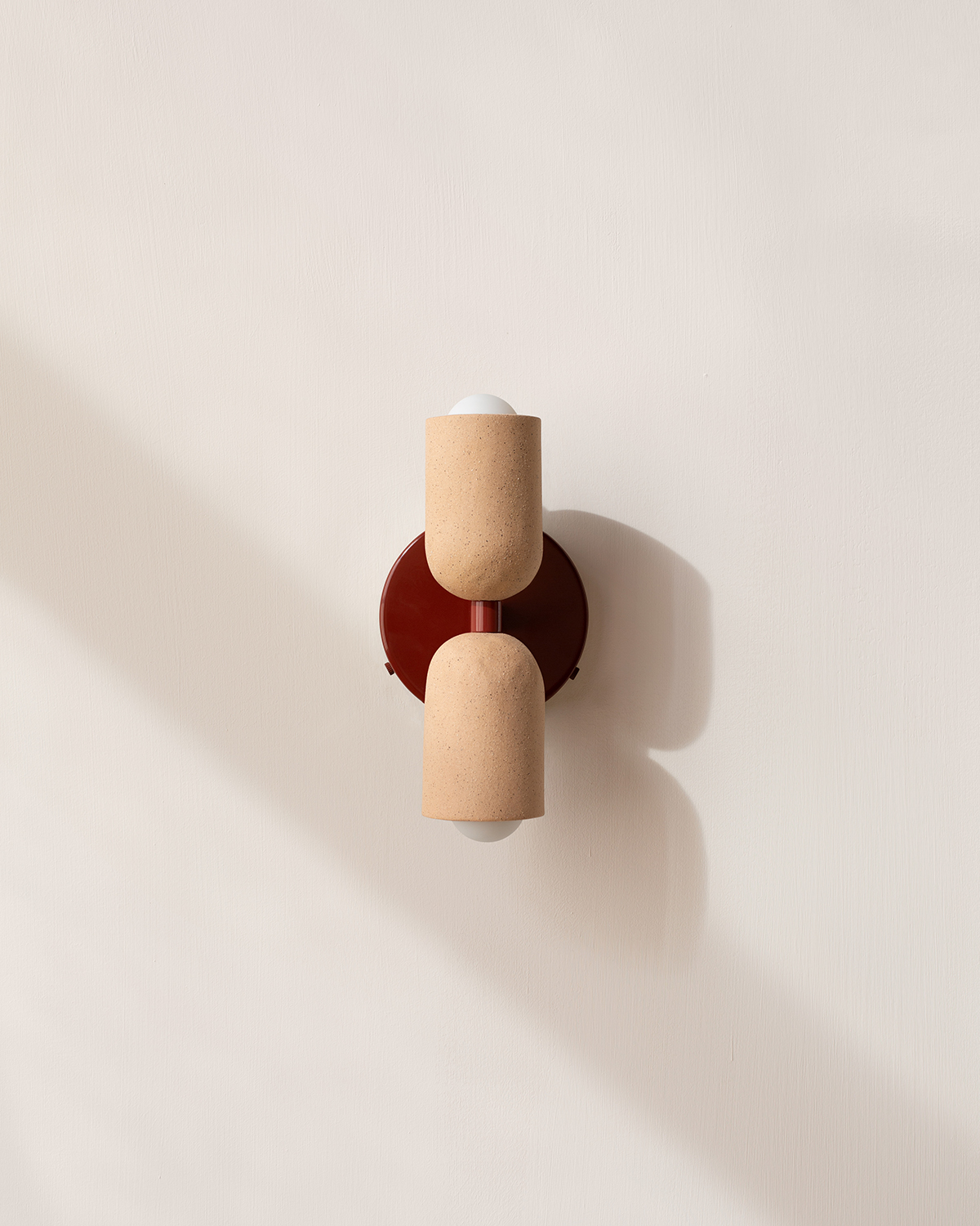 CERAMIC UP DOWN SCONCE par IN COMMON WITH