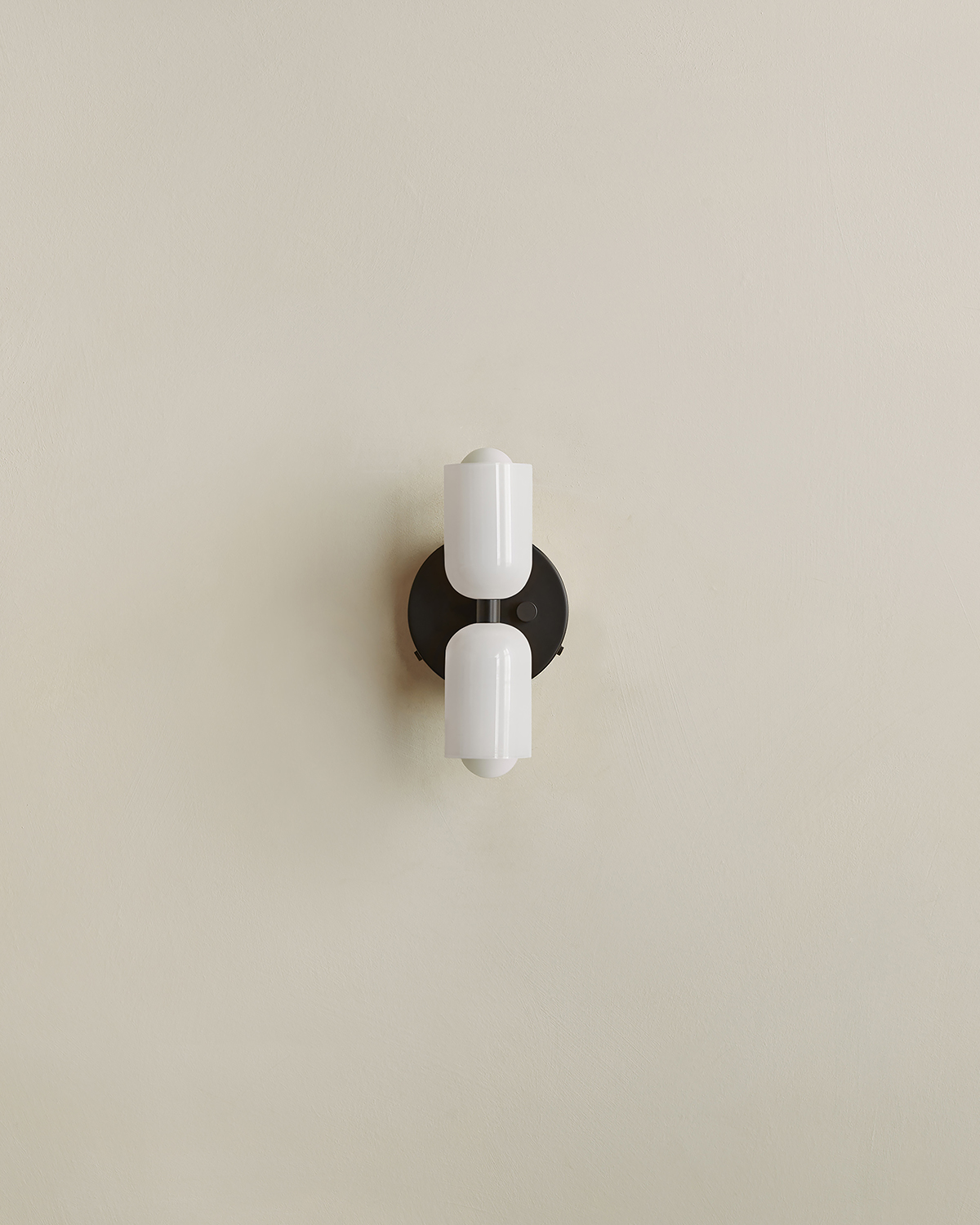 CHROMATIC GLASS UP DOWN SCONCE par IN COMMON WITH