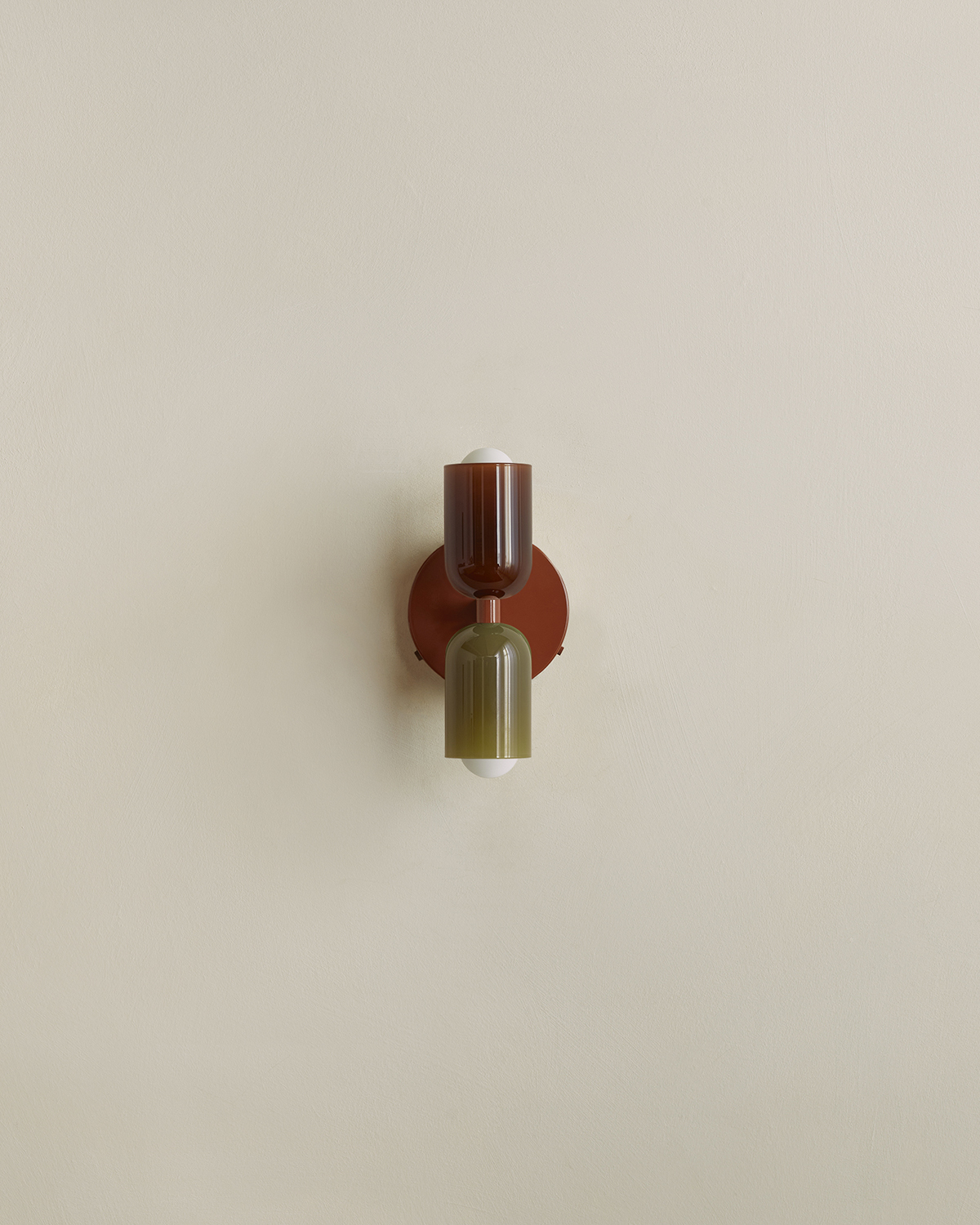 CHROMATIC GLASS UP DOWN SCONCE par IN COMMON WITH