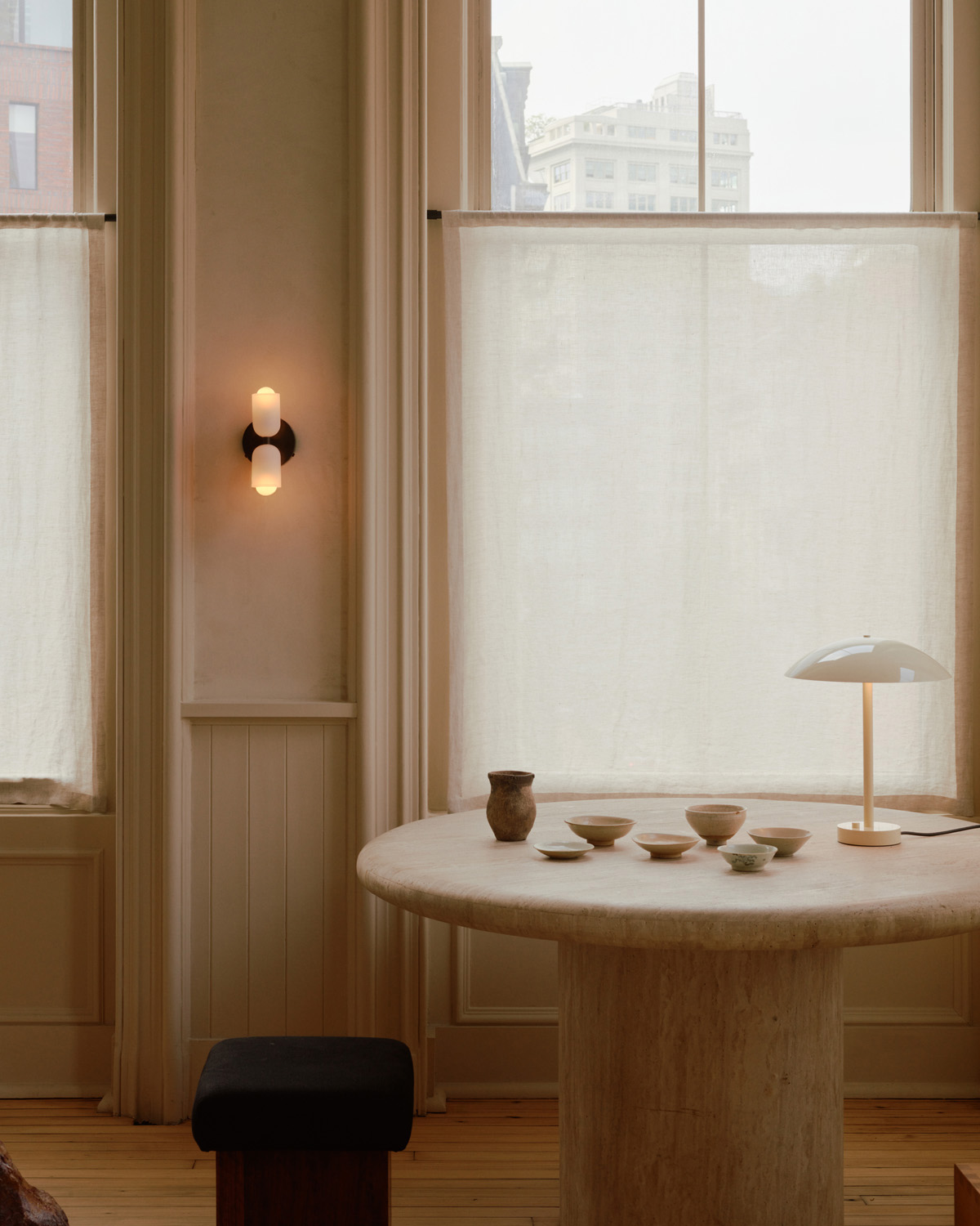 CHROMATIC GLASS UP DOWN SCONCE par IN COMMON WITH