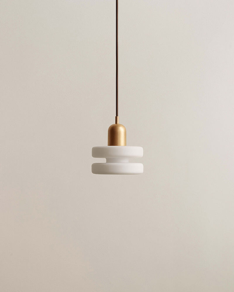 DOUBLE PUCK PENDANT par IN COMMON WITH