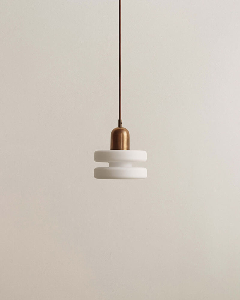 DOUBLE PUCK PENDANT par IN COMMON WITH