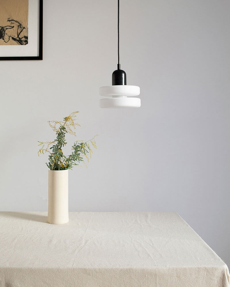 DOUBLE PUCK PENDANT par IN COMMON WITH