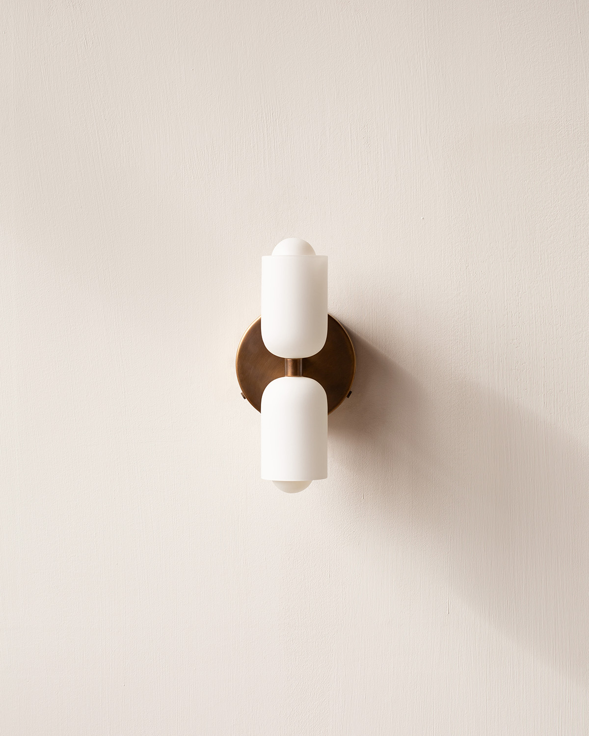 GLASS UP DOWN SCONCE par IN COMMON WITH