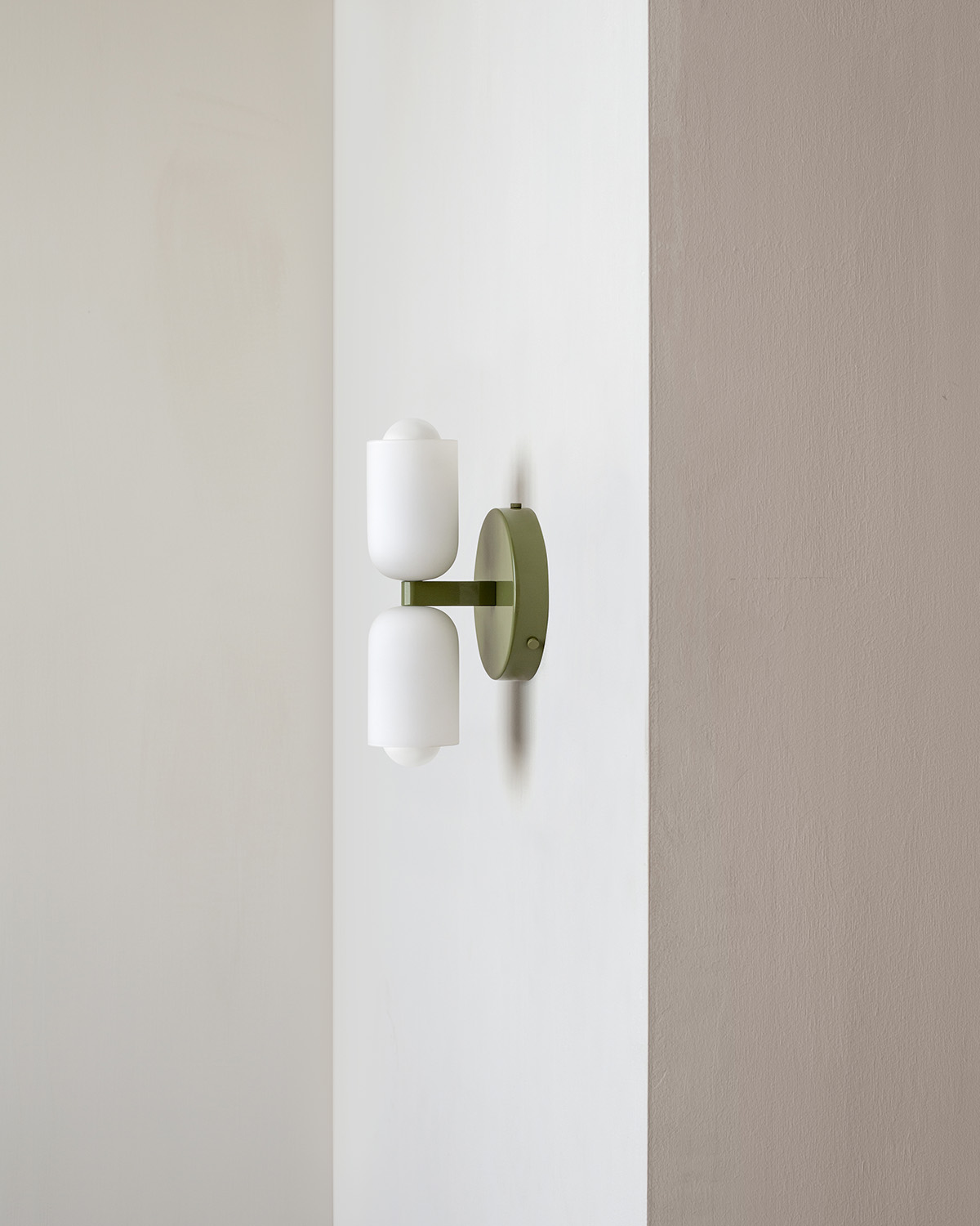 GLASS UP DOWN SCONCE par IN COMMON WITH