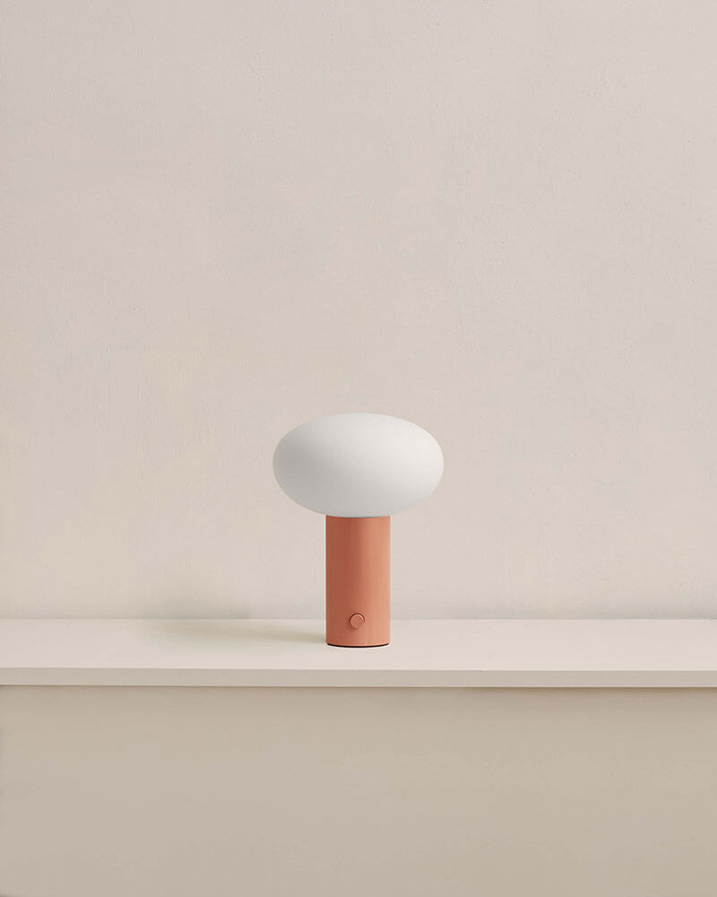 MUSHROOM TABLE LAMP par IN COMMON WITH