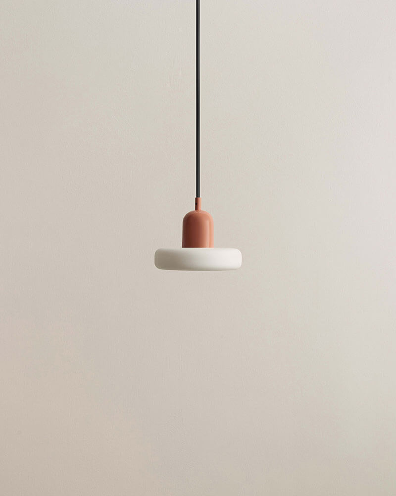PUCK PENDANT par IN COMMON WITH
