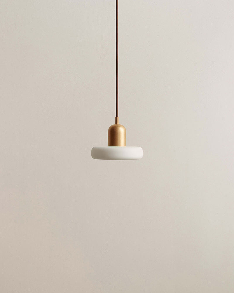 PUCK PENDANT par IN COMMON WITH