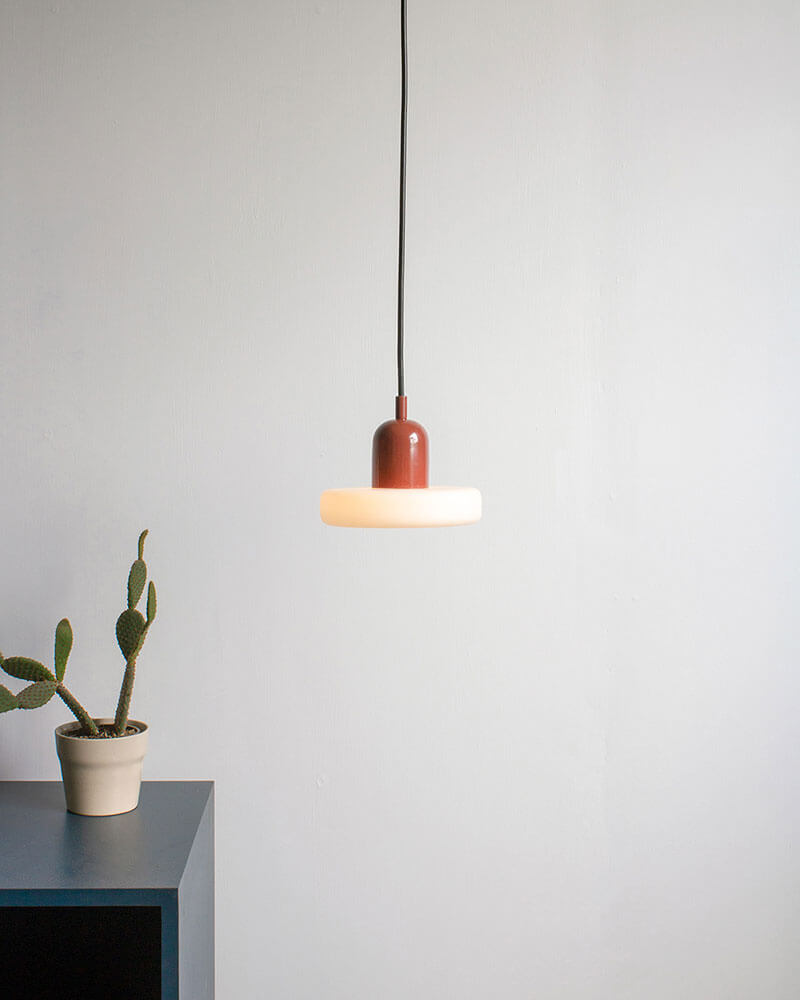 PUCK PENDANT par IN COMMON WITH