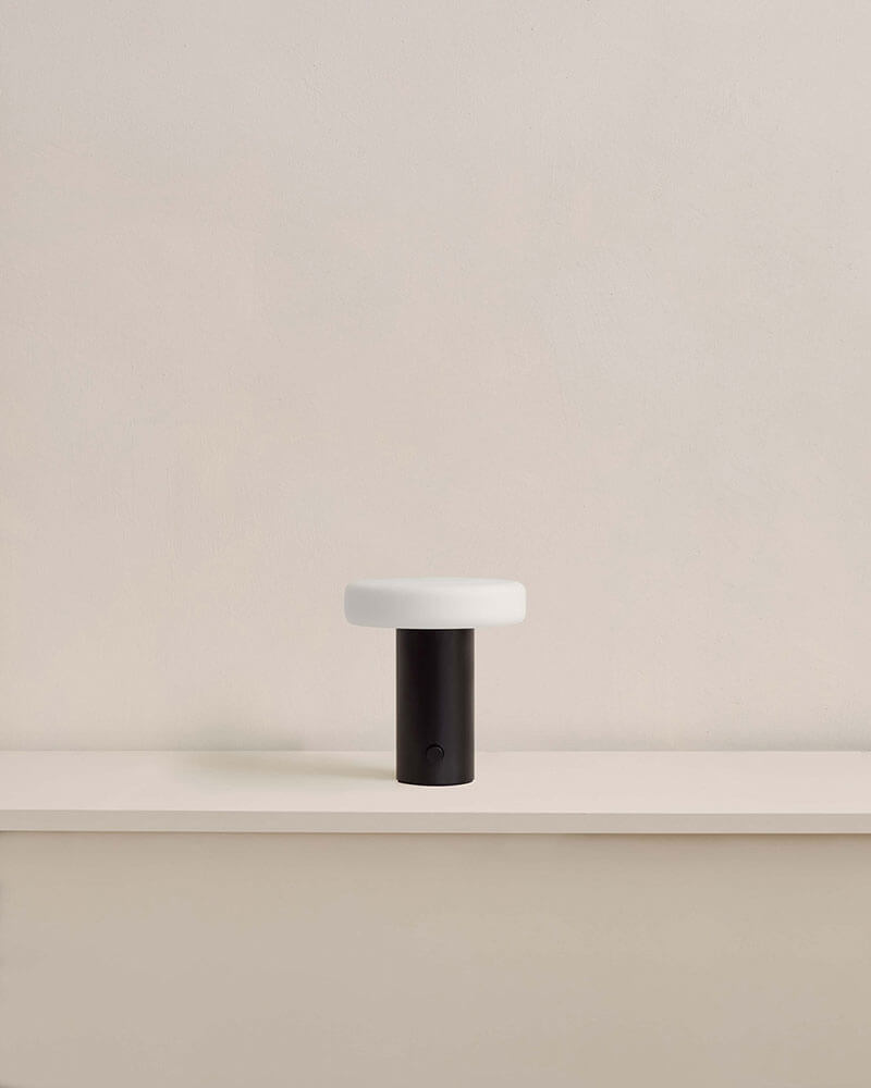 PUCK TABLE LAMP par IN COMMON WITH