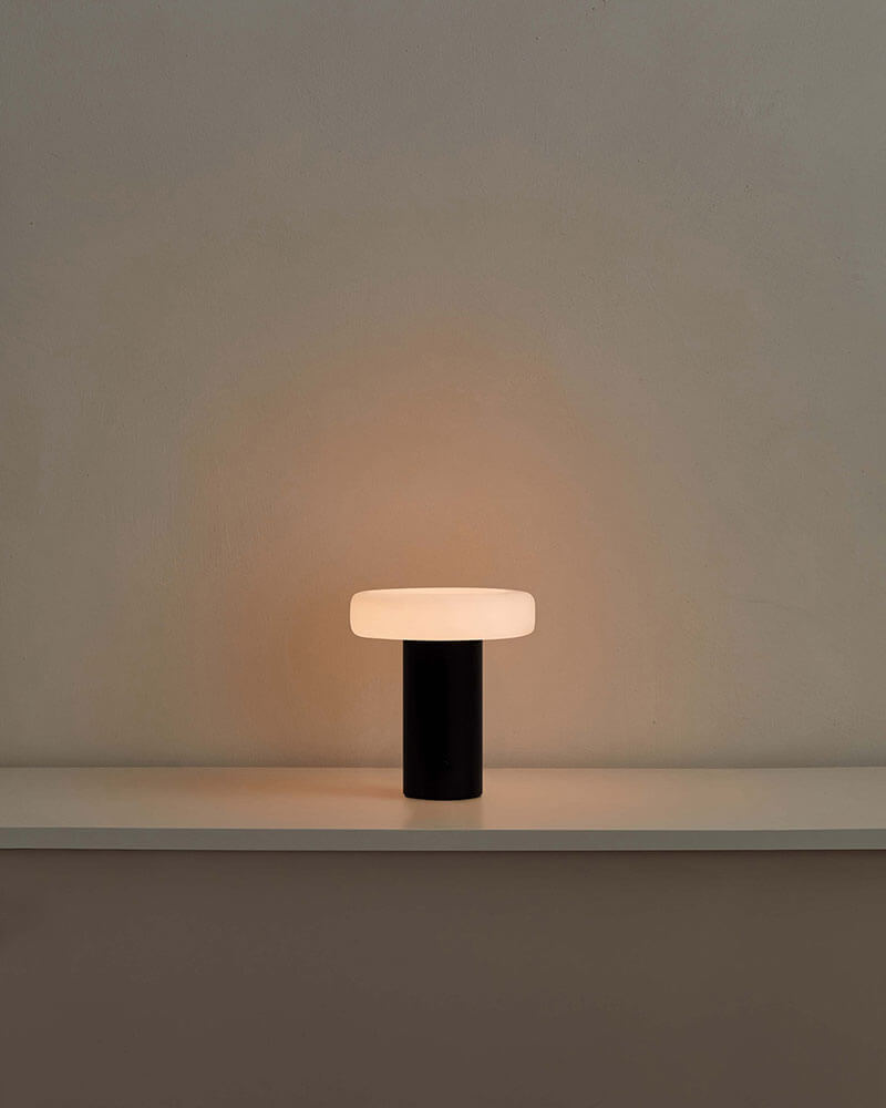 PUCK TABLE LAMP par IN COMMON WITH